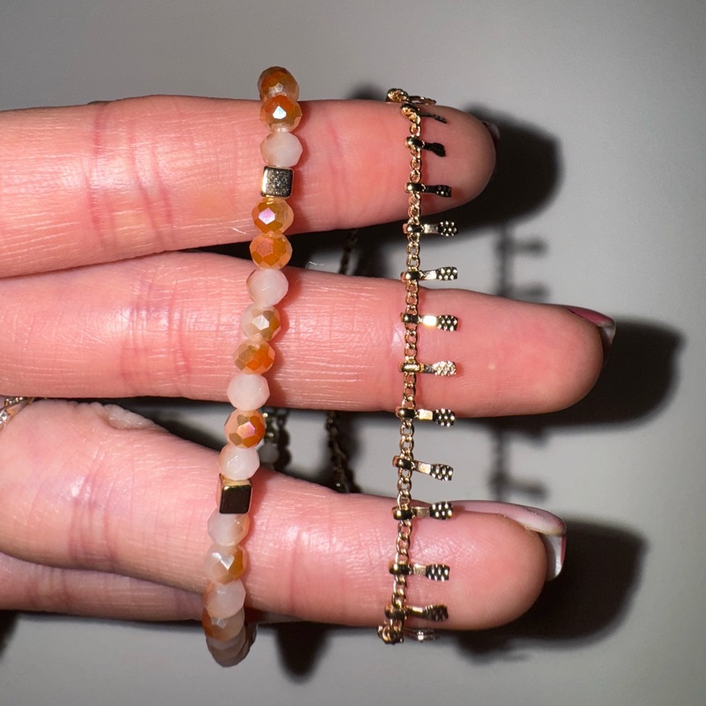 Elegant Gold and Brown Beaded Anklet - Picture 2 of 3